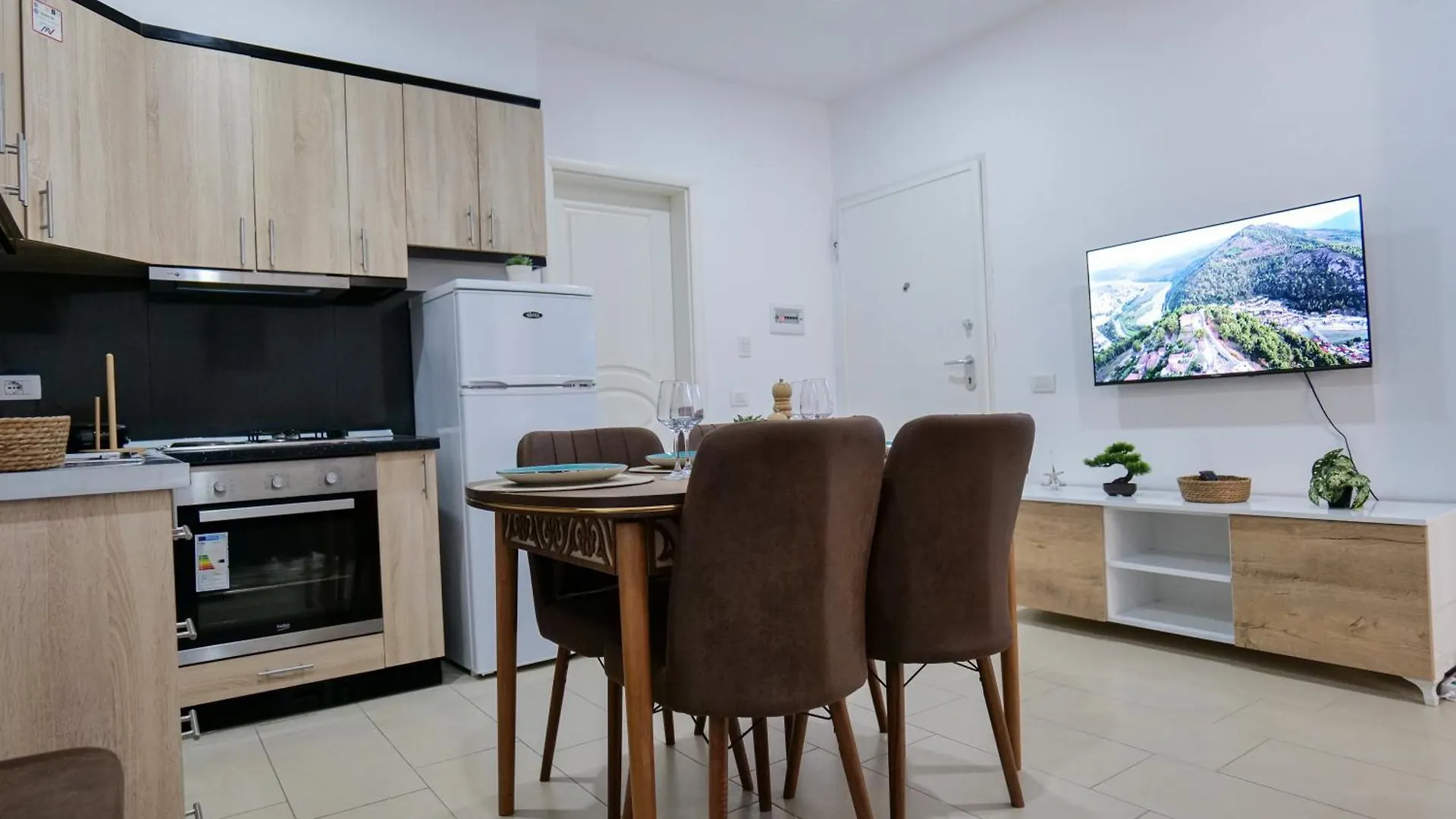 גולם Cactus Apartment